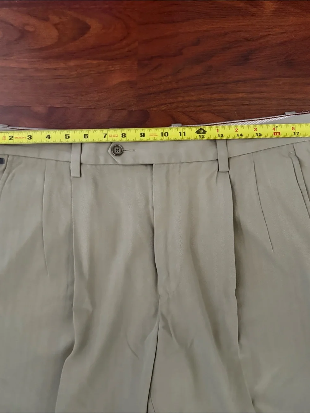 Tommy Bahama Mens Silk Blend Pleated Dress Pants Chino Beige Tan 35x28 Beach USA